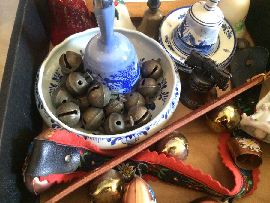 Blue & White / Bell Lot [Photo 2]