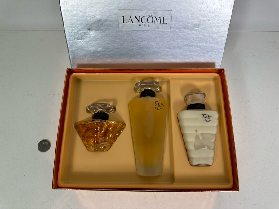 Lancome Paris Tresor Perfume Set New In Box