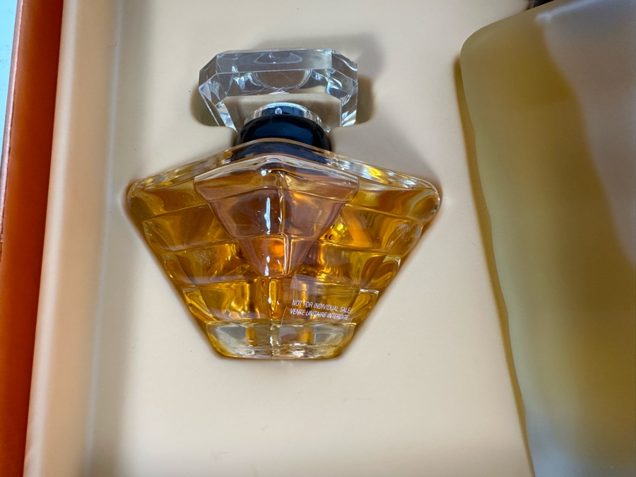 Lancome Paris Tresor Perfume Set New In Box [Photo 7]