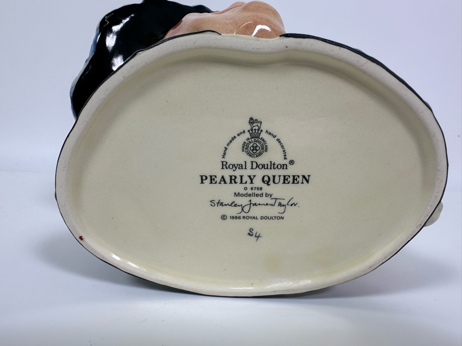 Vintage 1986 Royal Doulton Toby Mug 'Pearly Queen' D6759 Large Made In England [Photo 7]