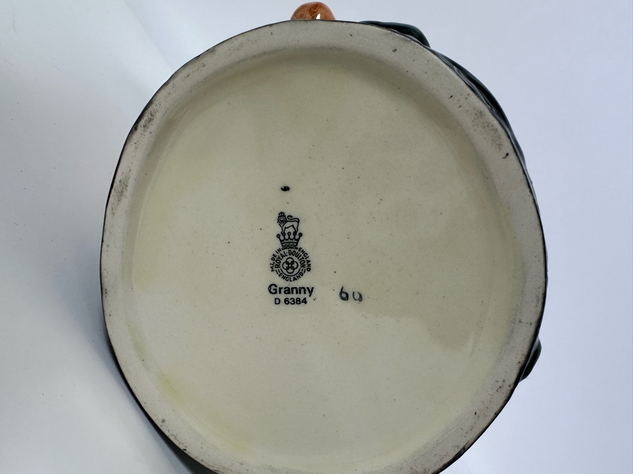 Vintage Early Royal Doulton Toby Character Mug 'Granny' D6384 Large Made In England 6H [Photo 7]