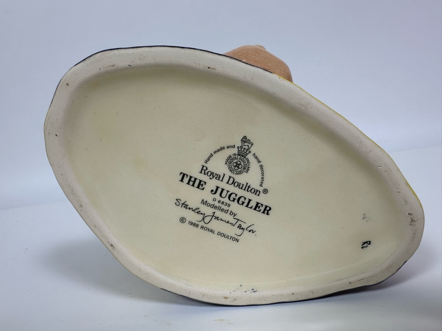 Vintage 1988 Royal Doulton Toby Mug 'The Juggler' D6835 Large Made In England 7H [Photo 6]