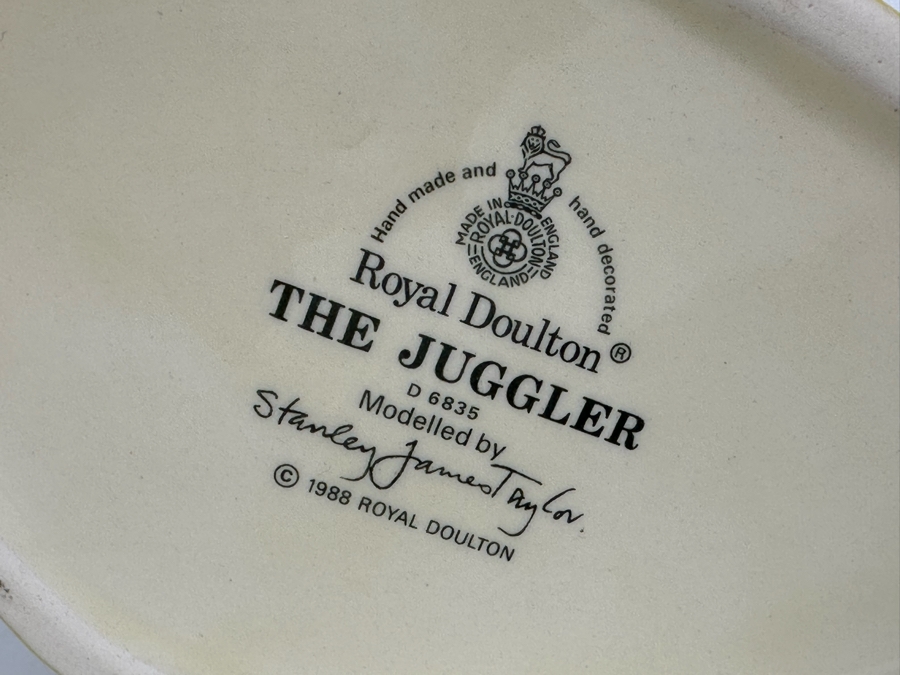 Vintage 1988 Royal Doulton Toby Mug 'The Juggler' D6835 Large Made In England 7H [Photo 7]