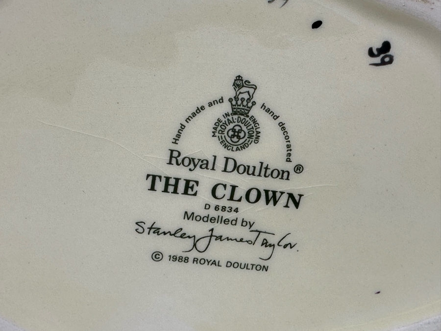 Vintage 1988 Royal Doulton Toby Mug 'The Clown' D6834 Large Made In England 6.5H [Photo 7]