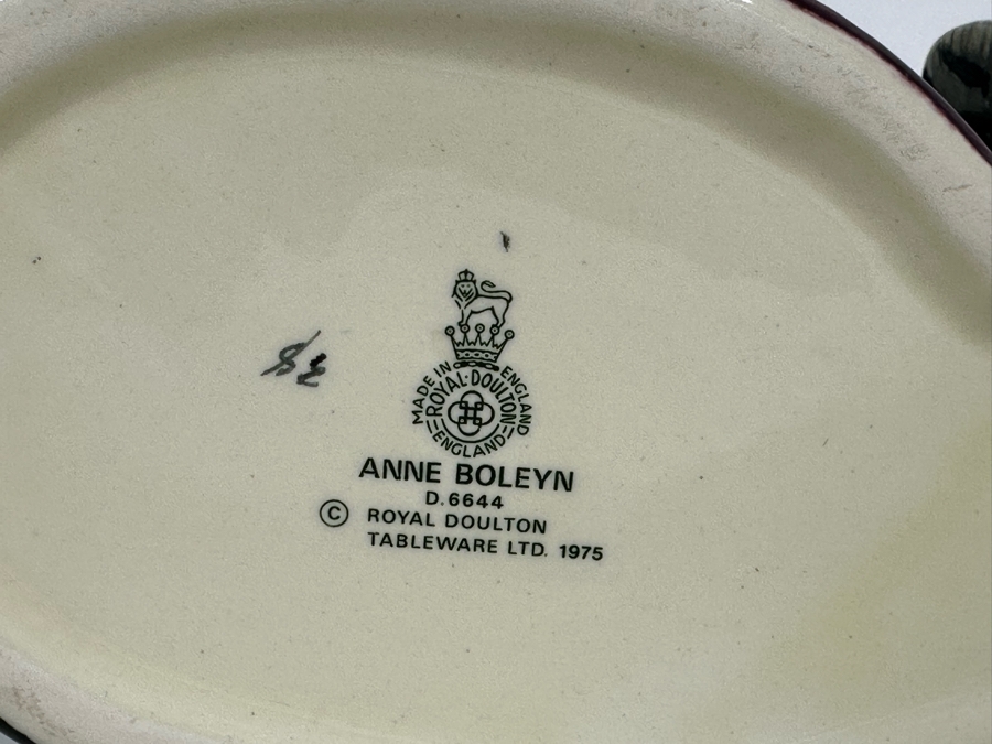 Vintage 1975 Royal Doulton Toby Mug 'Anne Boleyn' D6644 Large Made In England [Photo 7]