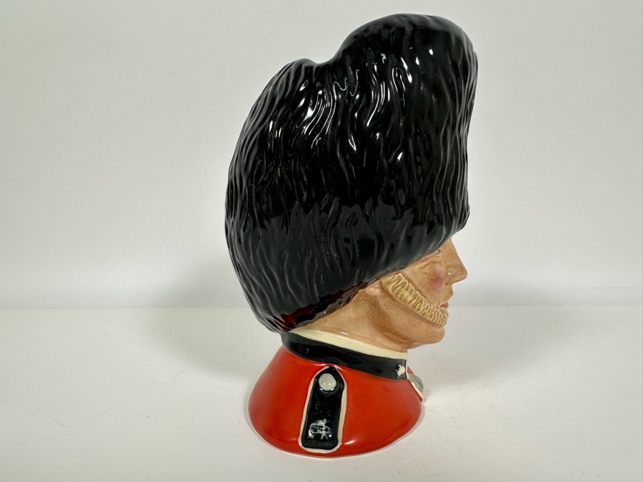Vintage 1986 Royal Doulton Toby Mug 'The Guardsman' D6755 Large Made In England 8H [Photo 3]
