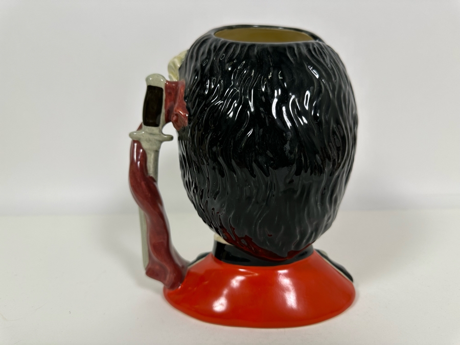 Vintage 1986 Royal Doulton Toby Mug 'The Guardsman' D6755 Large Made In England 8H [Photo 4]