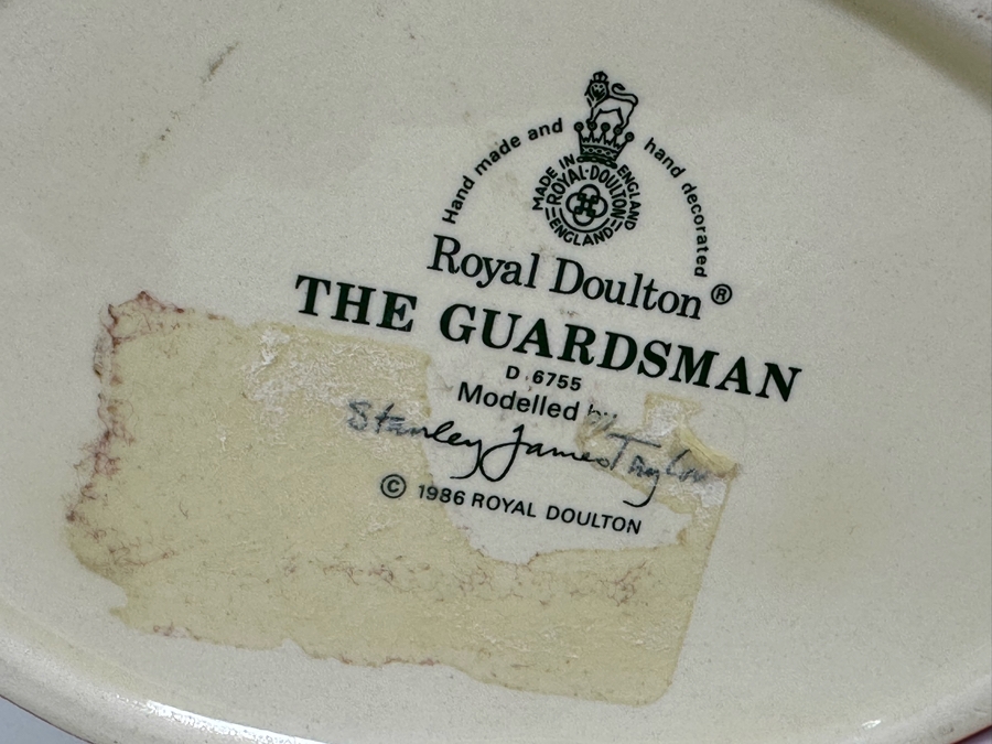 Vintage 1986 Royal Doulton Toby Mug 'The Guardsman' D6755 Large Made In England 8H [Photo 7]