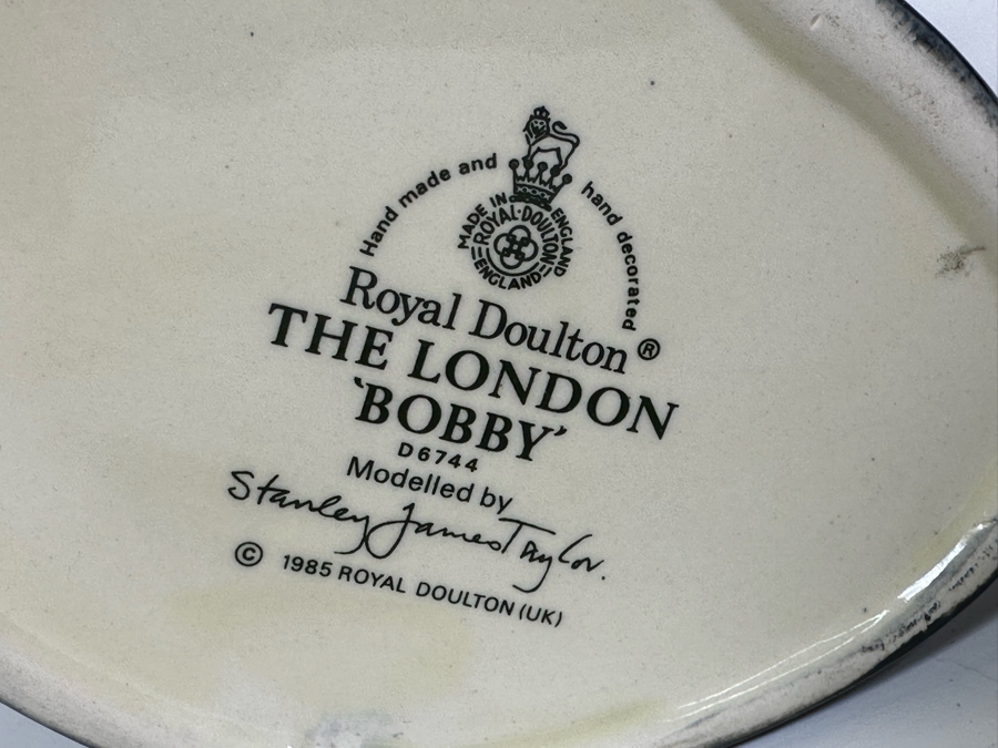 Vintage 1985 Royal Doulton Toby Mug 'The London 'Bobby'' D6744 Large Made In England 7H [Photo 7]
