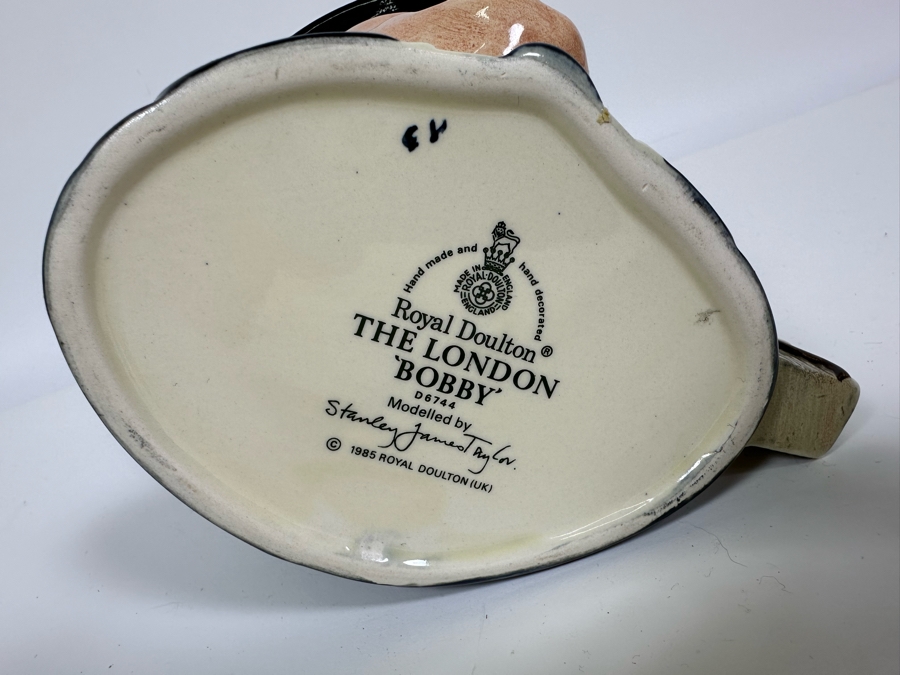 Vintage 1985 Royal Doulton Toby Mug 'The London 'Bobby'' D6744 Large Made In England 7H [Photo 6]