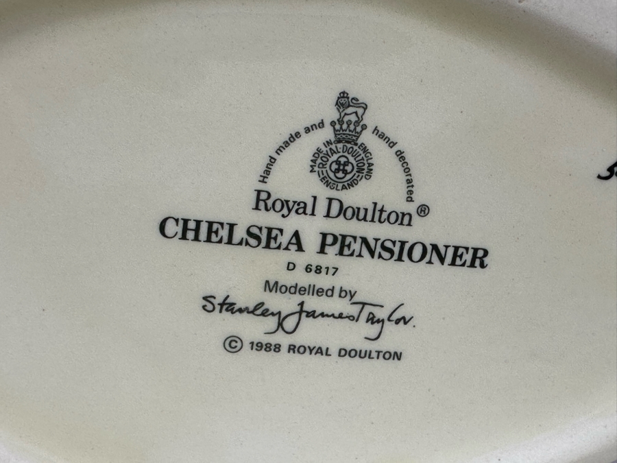 Vintage 1988 Royal Doulton Toby Mug 'Chelsea Pensioner' D6817 Large Made In England 6.5H [Photo 7]