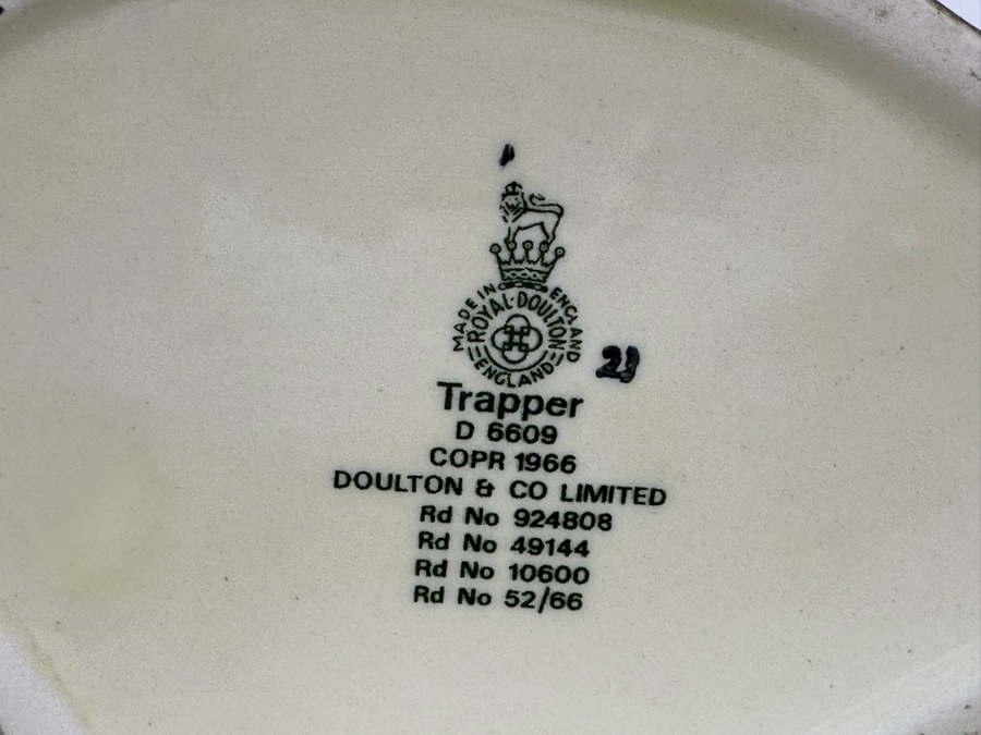Vintage 1966 Royal Doulton Toby Mug 'Trapper' D6609 Large Made In England 7H [Photo 7]