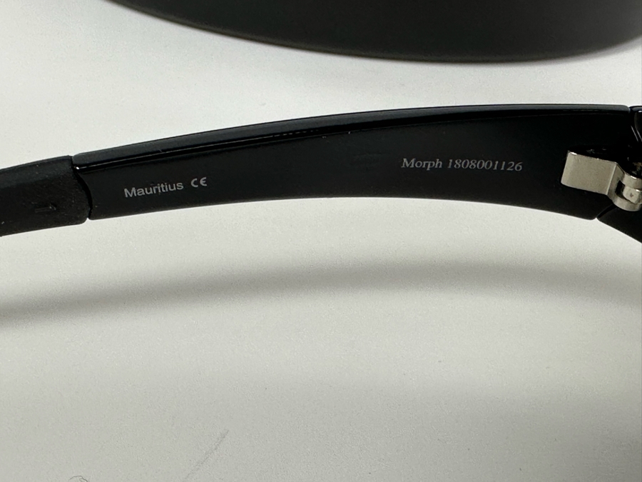 Bolle Polarized Morph Sunglasses With Case [Photo 8]