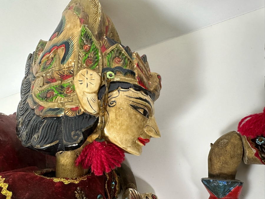 Pair Of Indonesian Rod Puppets 26L [Photo 7]