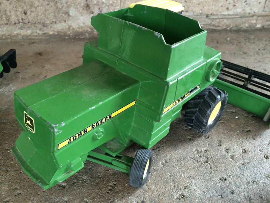 John Deere Combine w/ Yellow Top and Accessory Toy [Photo 9]