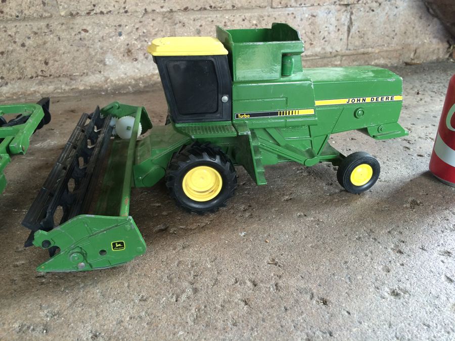 John Deere Combine w/ Yellow Top and Accessory Toy