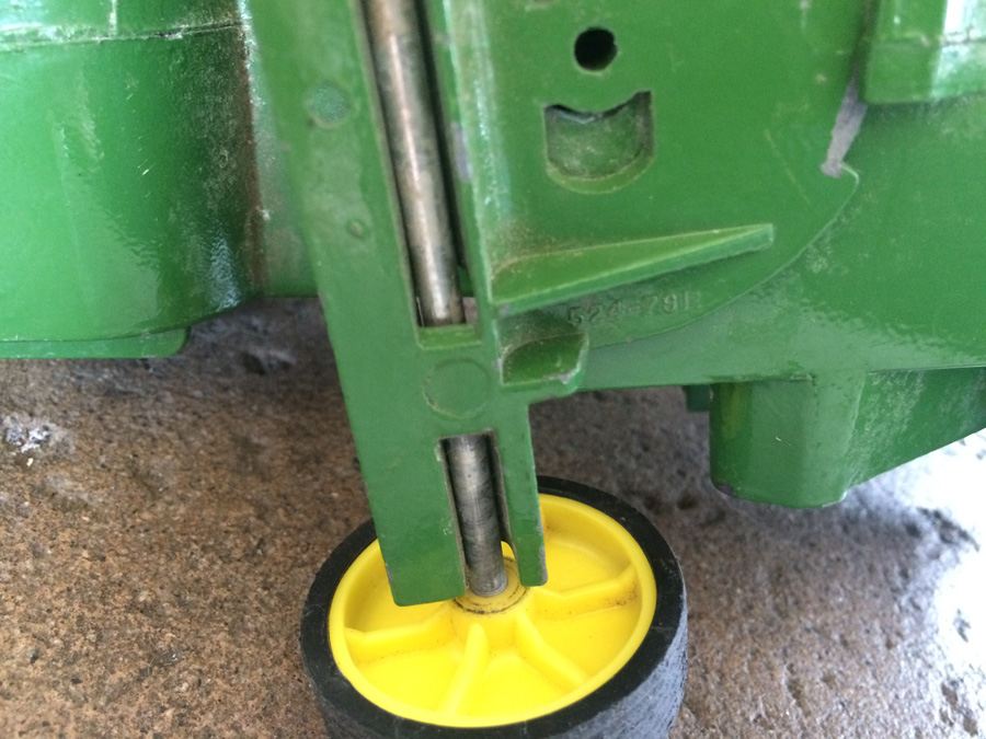 John Deere Combine w/ Yellow Top and Accessory Toy [Photo 13]