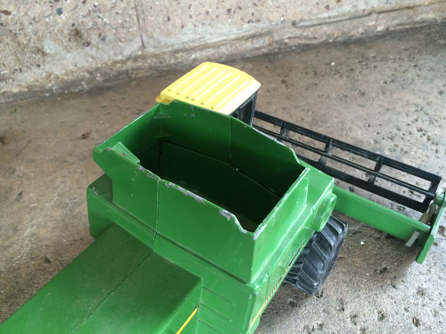John Deere Combine w/ Yellow Top and Accessory Toy [Photo 10]