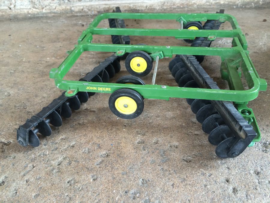 John Deere Combine w/ Yellow Top and Accessory Toy [Photo 12]