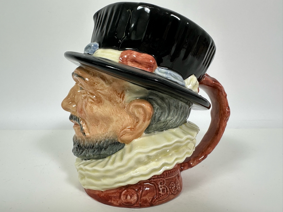 Vintage 1946 Royal Doulton Toby Mug 'Beefeater' D6206 Large Made In England 6.5H [Photo 5]