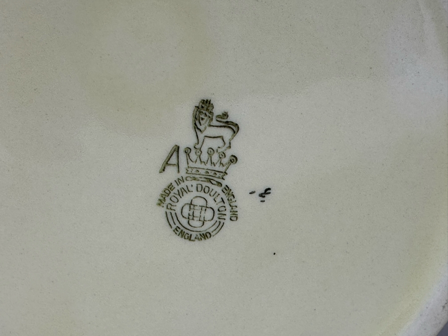 Vintage Early Royal Doulton Toby Mug With 'A' Mark 'Sam Weller' Charles Dickens' Characters D6064 Large Made In England 5.25H Estimate $100 [Photo 7]