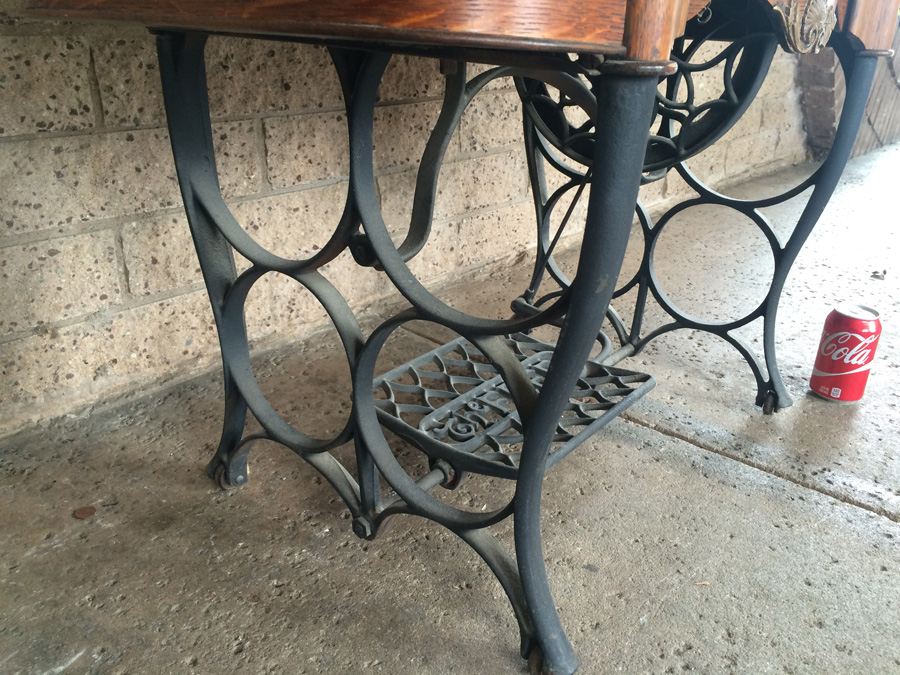 Vintage Treadle Sewing Machine - Free Sewing Machine Co - The Free No. 5 [Photo 7]