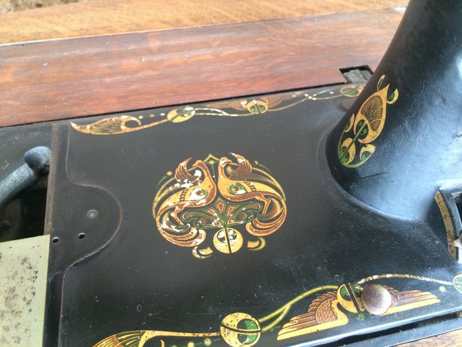 Vintage Treadle Sewing Machine - Free Sewing Machine Co - The Free No. 5 [Photo 12]