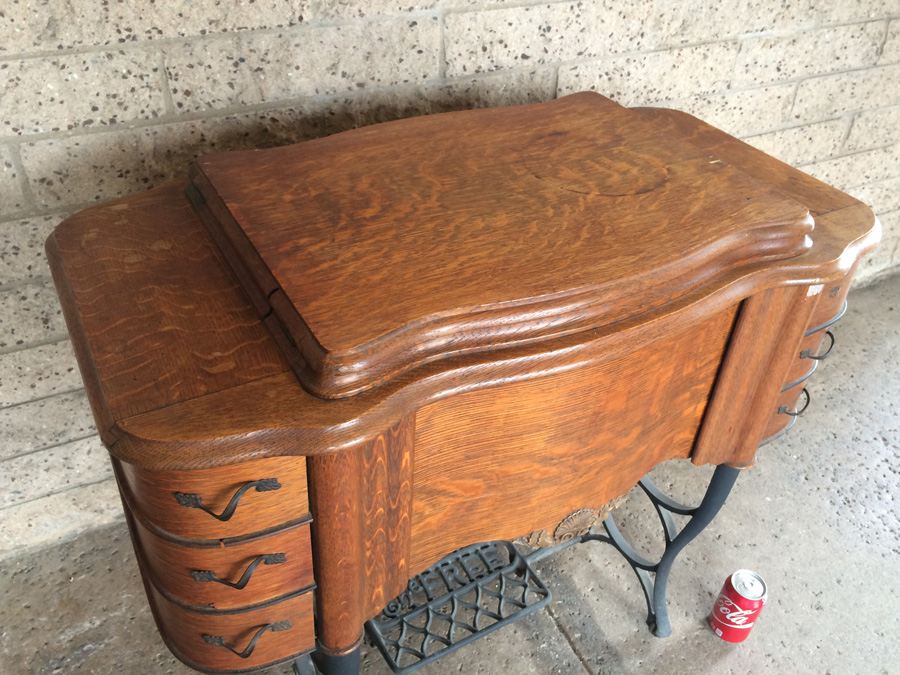 Vintage Treadle Sewing Machine - Free Sewing Machine Co - The Free No. 5 [Photo 5]