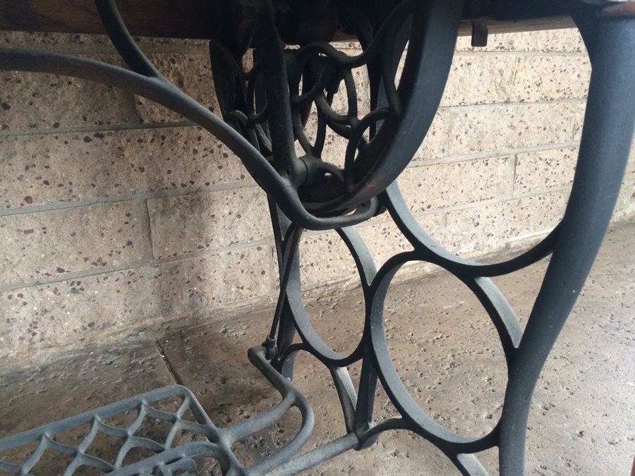 Vintage Treadle Sewing Machine - Free Sewing Machine Co - The Free No. 5 [Photo 6]