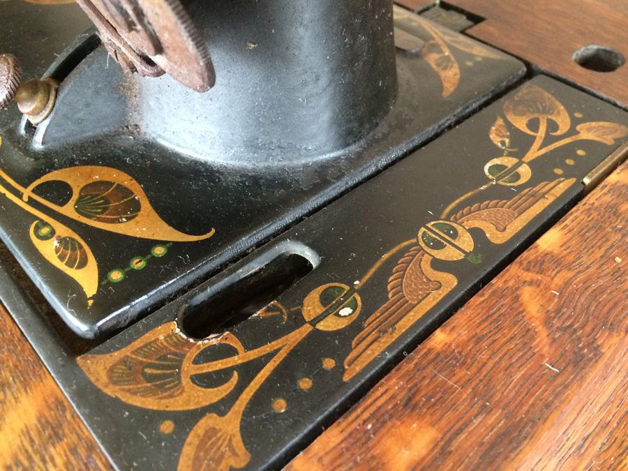 Vintage Treadle Sewing Machine - Free Sewing Machine Co - The Free No. 5 [Photo 13]
