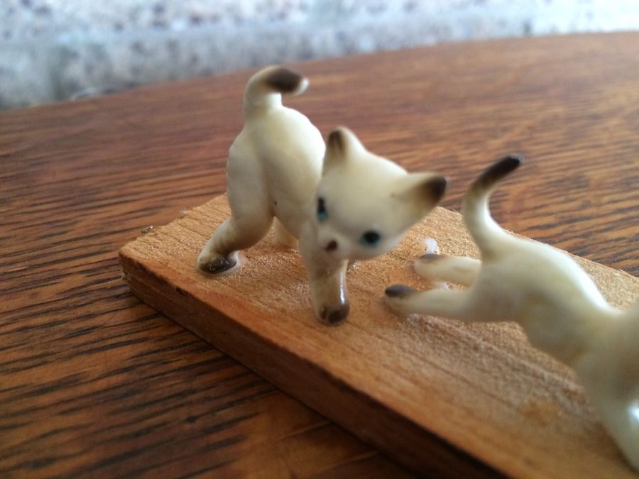 Vintage Cat Figurines (Glued To Board) [Photo 3]
