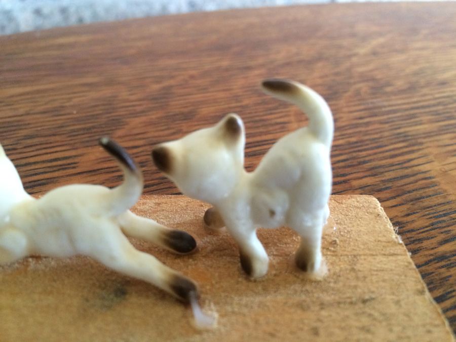 Vintage Cat Figurines (Glued To Board) [Photo 6]