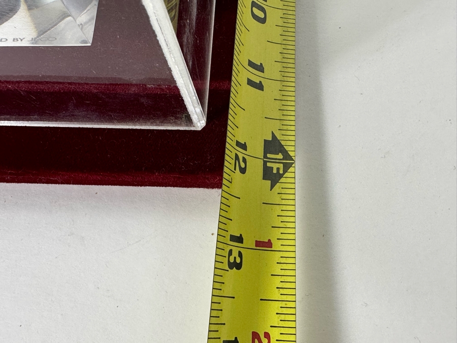 JECO Magnetic Table Clock With Magnetic Second Hand That Spins Ball Around In Acrylic Display Case 12W X 12H X 7.5D [Photo 10]