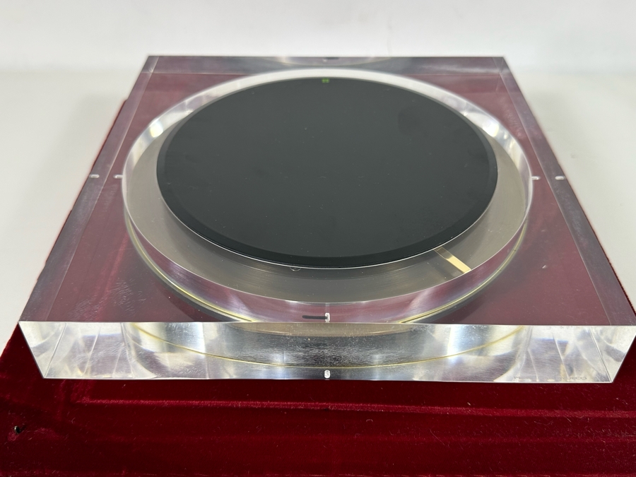 JECO Magnetic Table Clock With Magnetic Second Hand That Spins Ball Around In Acrylic Display Case 12W X 12H X 7.5D [Photo 6]