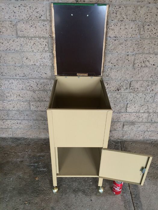 Metal Filing Cabinet with Lock on Casters [Photo 6]