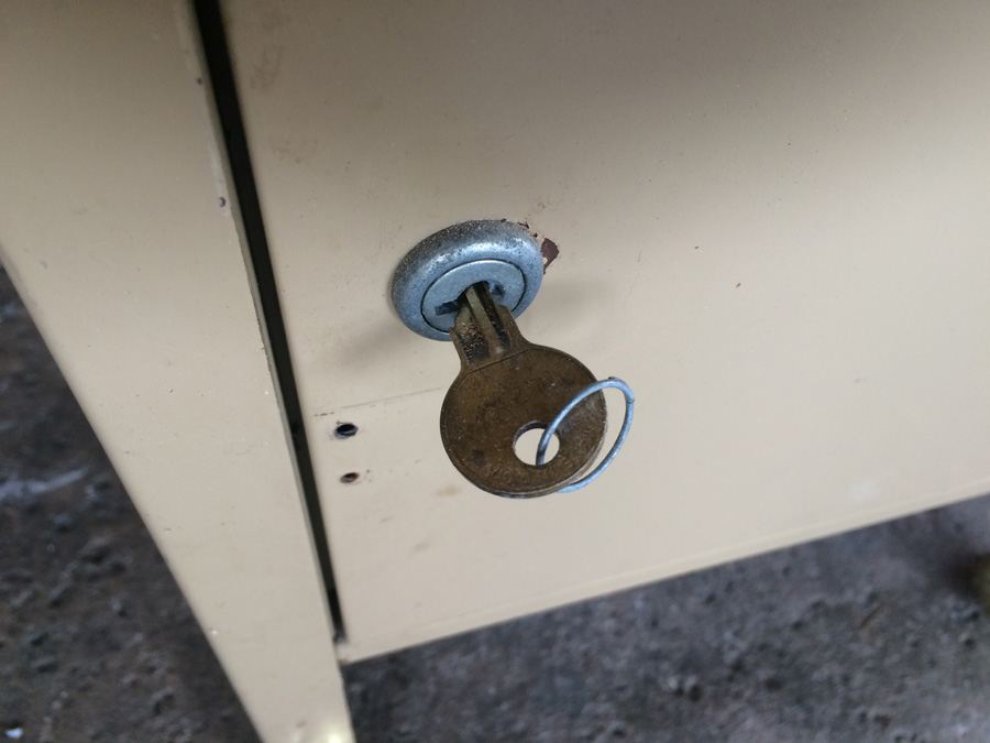 Metal Filing Cabinet with Lock on Casters [Photo 7]
