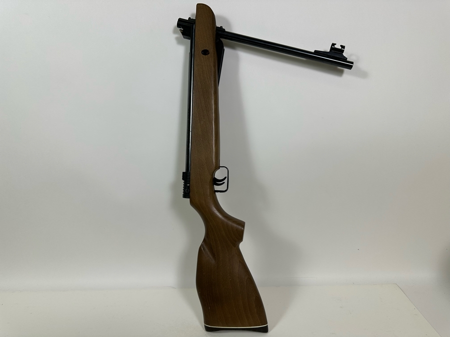 Mendoza .177 Caliber Air Rifle Pellet Gun Model RM 10 36L With Soft Case