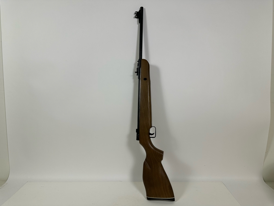 Mendoza .177 Caliber Air Rifle Pellet Gun Model RM 10 36L With Soft Case [Photo 15]