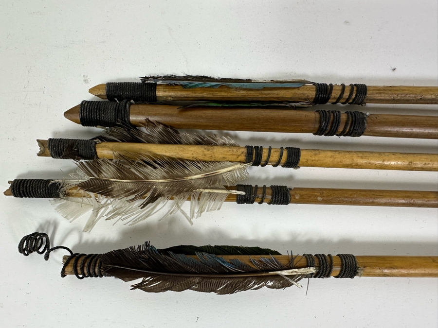 Vintage Bow 55L And Collection Of Arrows With Various Arrowheads 44L [Photo 10]