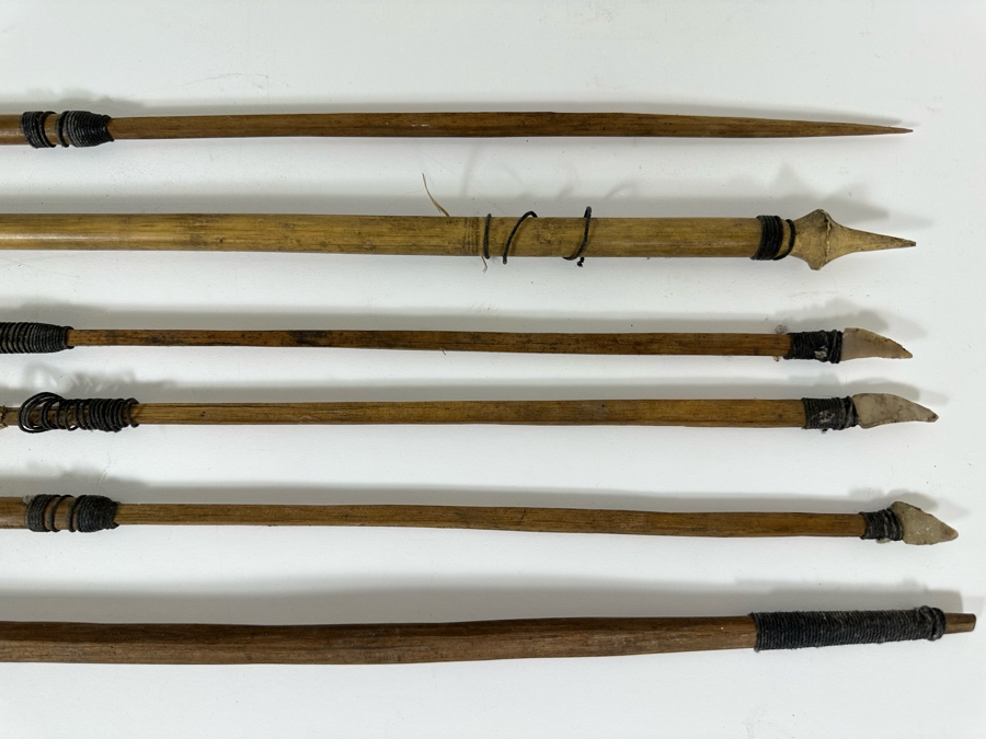Vintage Bow 55L And Collection Of Arrows With Various Arrowheads 44L [Photo 3]