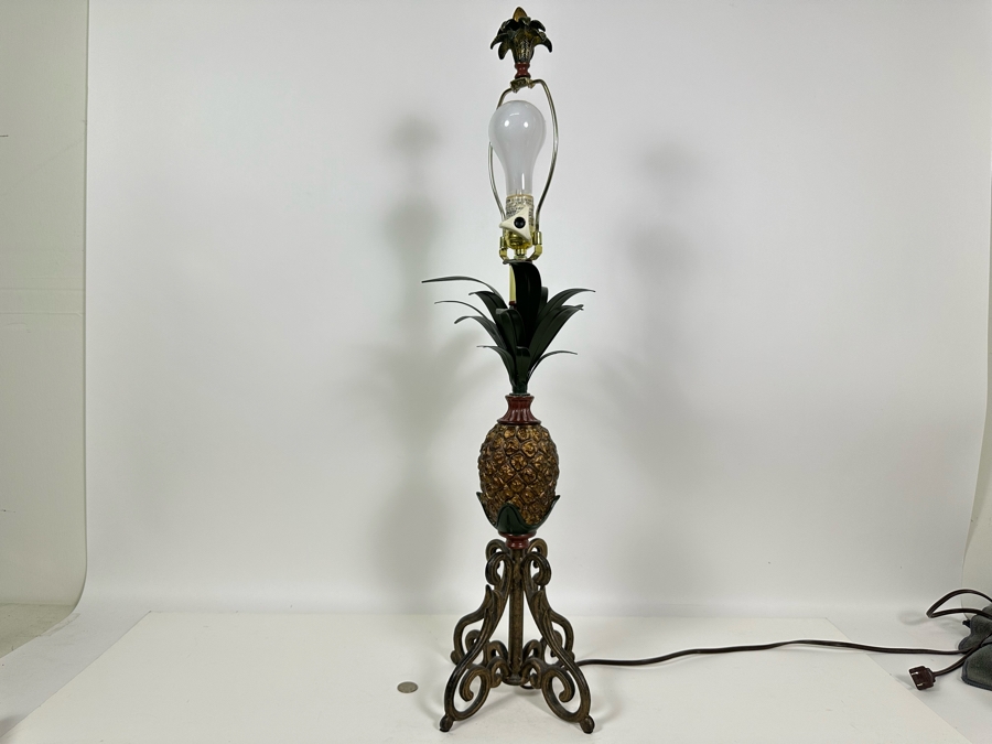 Metal Pineapple Table Lamp No Shade 32H