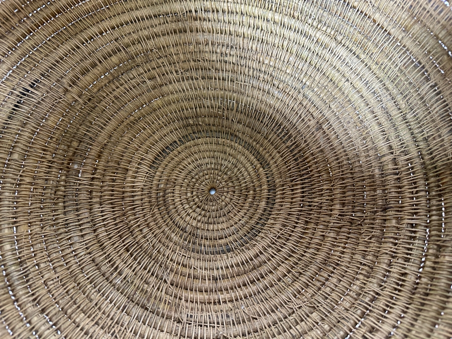 Large Handwoven Basket With Lid 17W X 14H [Photo 6]