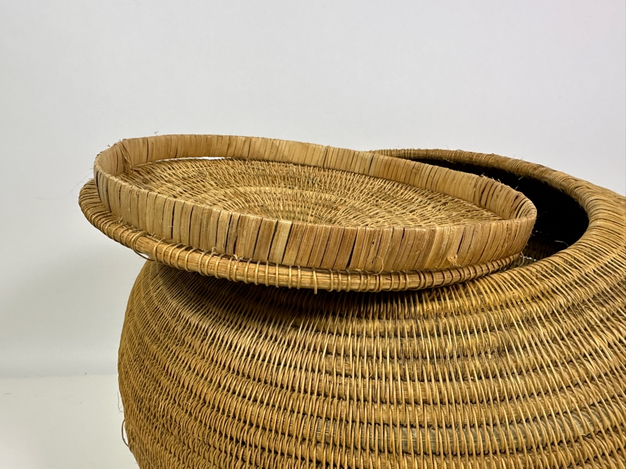 Large Handwoven Basket With Lid 17W X 14H [Photo 7]