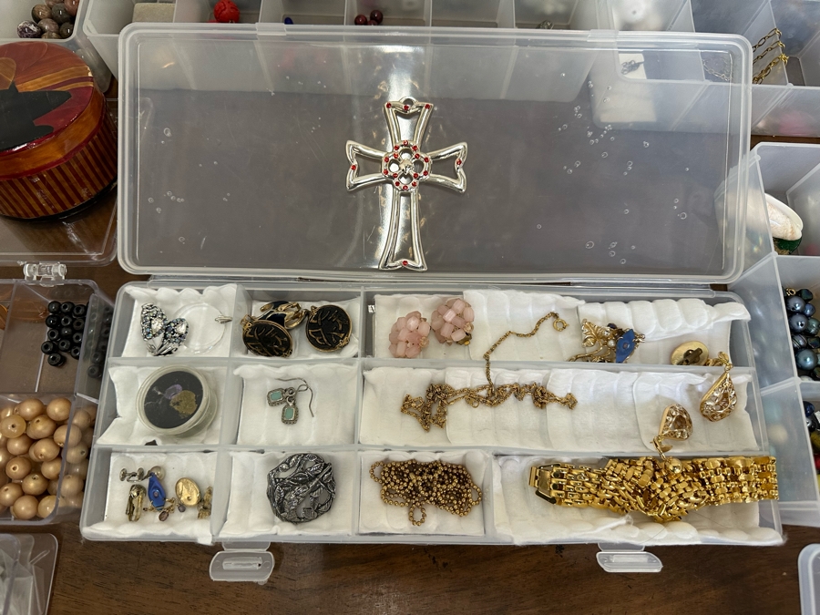 Collection Of Jewelry Making Beads And Costume Jewelry - See Photos [Photo 10]