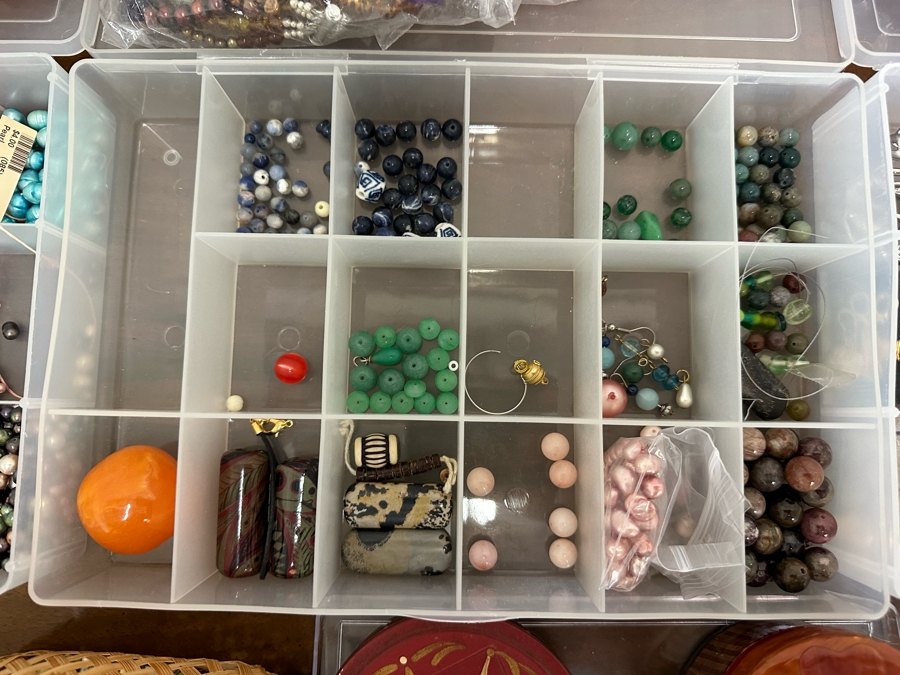 Collection Of Jewelry Making Beads And Costume Jewelry - See Photos [Photo 14]