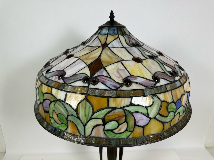 Stained Glass Table Lamp With Metal Base 21.5W X 33H [Photo 9]