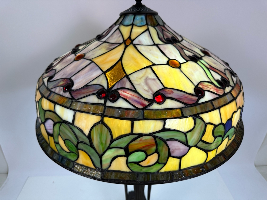 Stained Glass Table Lamp With Metal Base 21.5W X 33H [Photo 3]