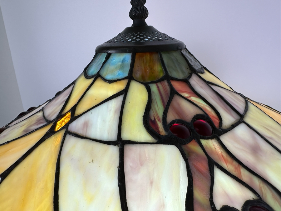 Stained Glass Table Lamp With Metal Base 21.5W X 33H [Photo 7]