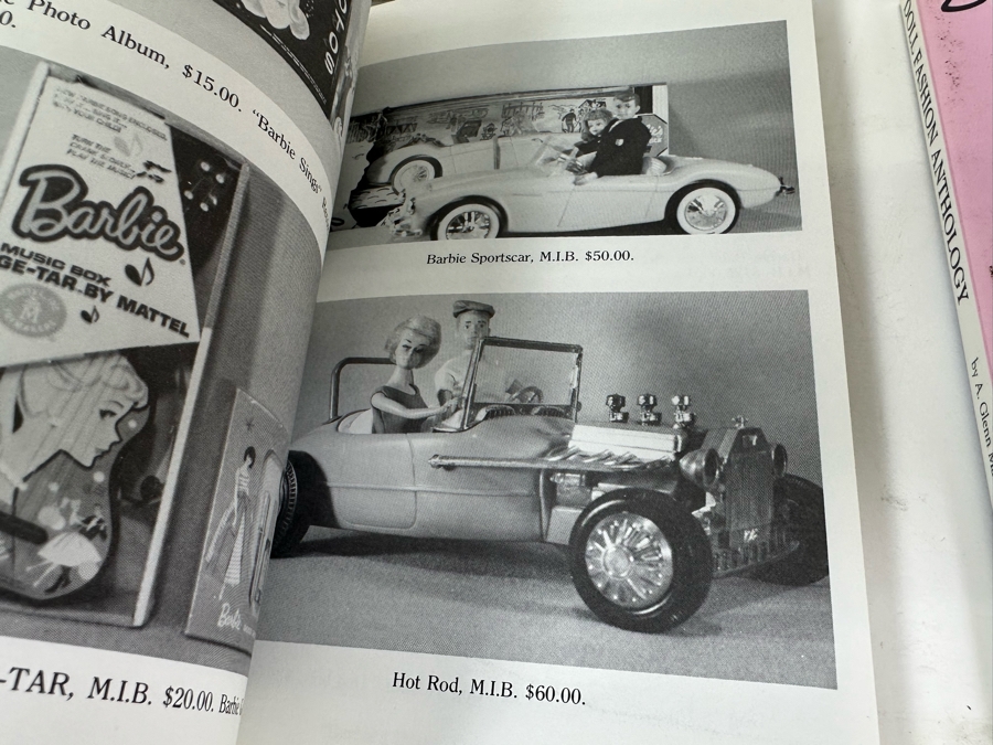 Four Barbie Collector's Books And Nostalgic Barbie Calendars From 1990 & 1991 [Photo 15]