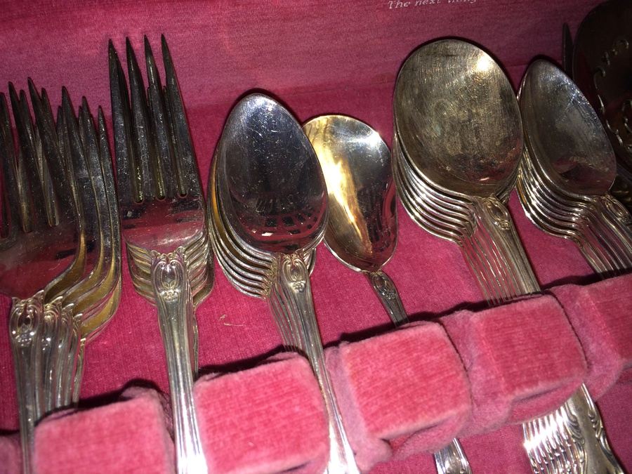 Gorham Silverplate 'New Elegance' Pattern [Photo 6]